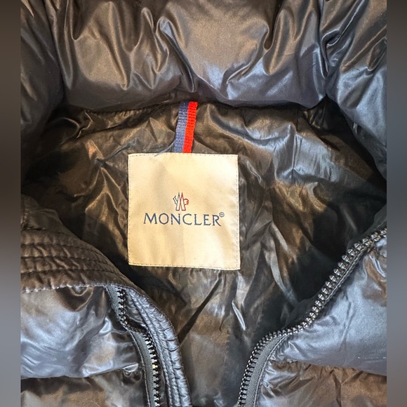 Black down filled puffer coat with removable hood - Picture 3 of 12